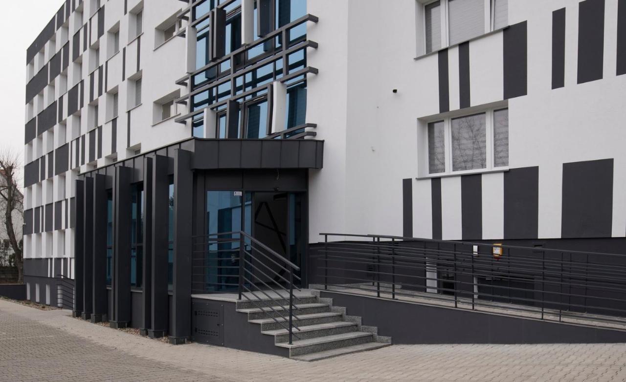 My 1St Place Poznan Aparthotel Exterior foto