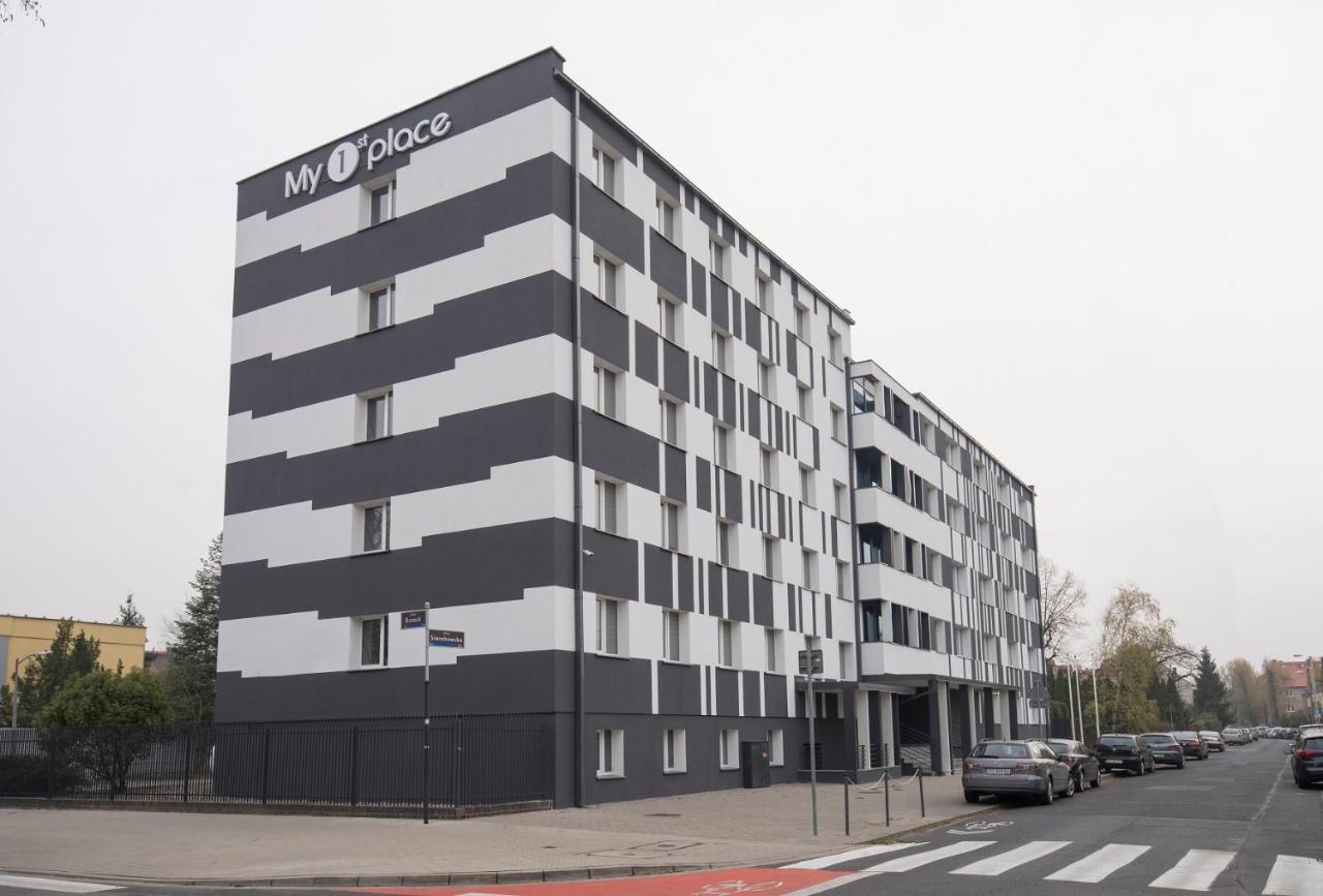My 1St Place Poznan Aparthotel Exterior foto