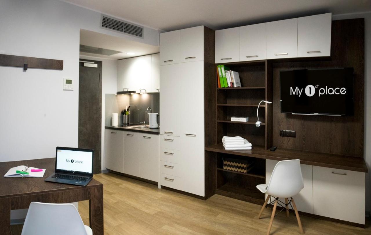 My 1St Place Poznan Aparthotel Exterior foto